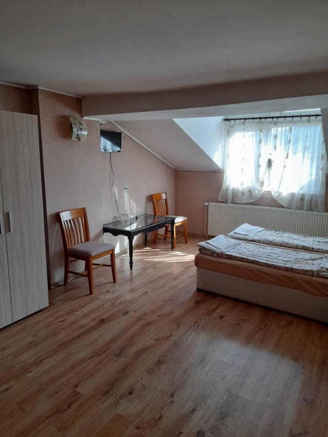 Yana Guest House Dobrinishte Esterno foto