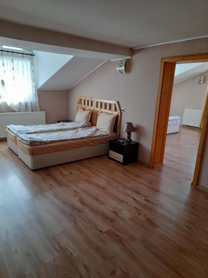 Yana Guest House Dobrinishte Esterno foto