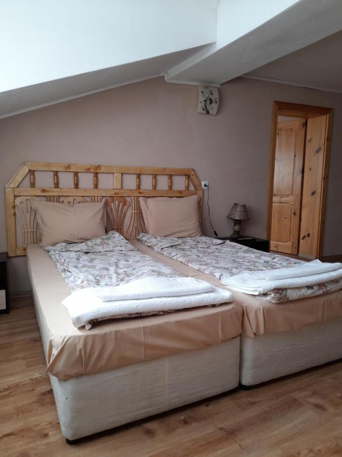 Yana Guest House Dobrinishte Esterno foto