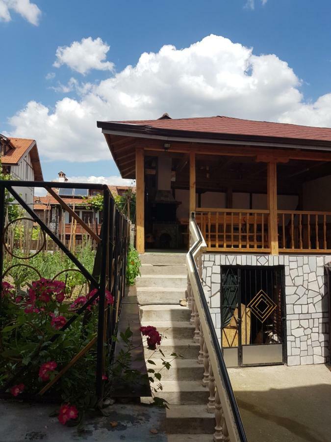 Yana Guest House Dobrinishte Esterno foto