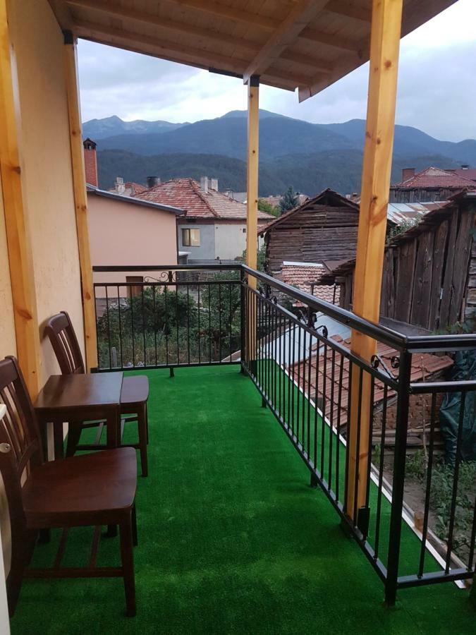 Yana Guest House Dobrinishte Esterno foto